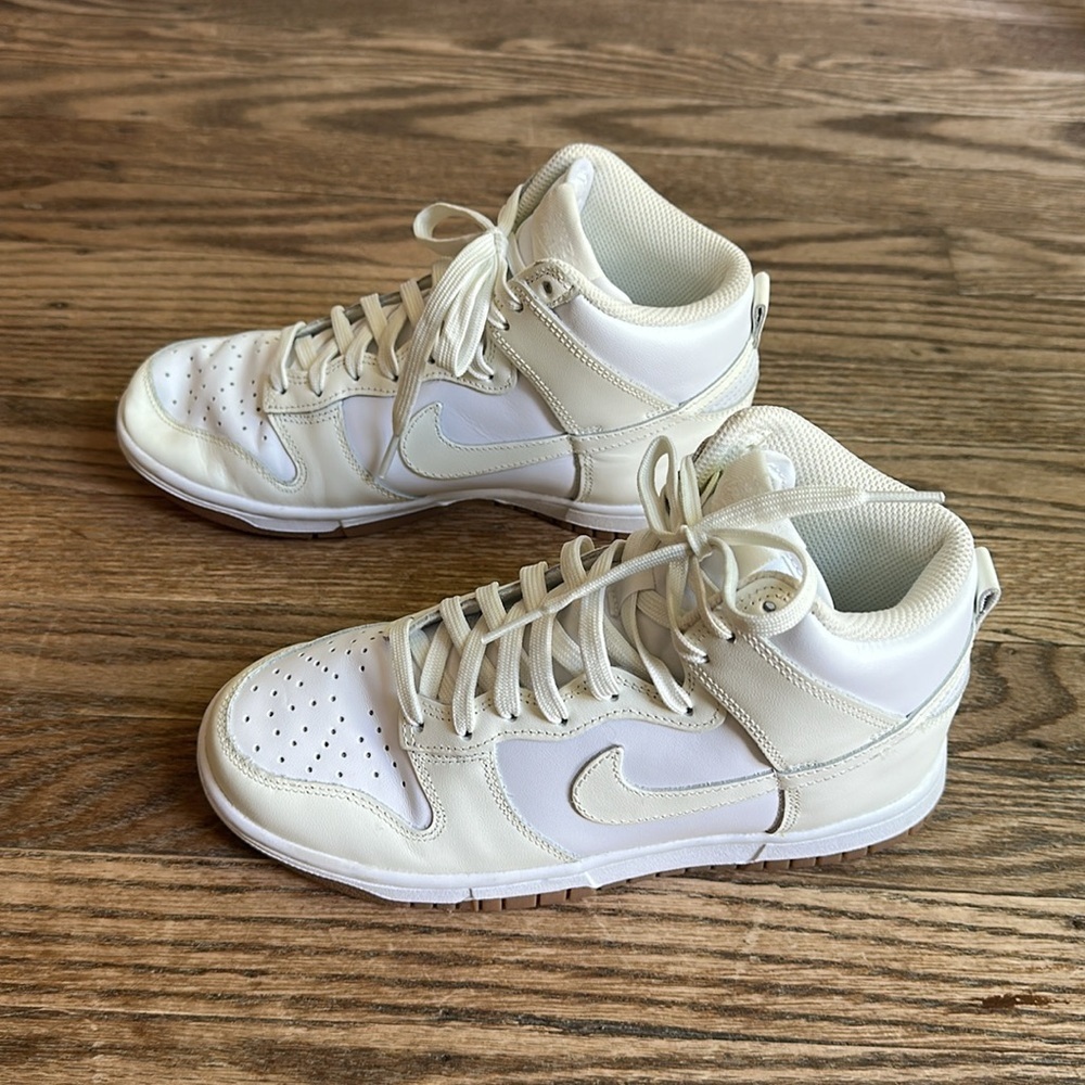 Nike Women's Dunk High Retro Casual Sneakers DD 1869 White Size 6 EUC - Picture 5 of 9